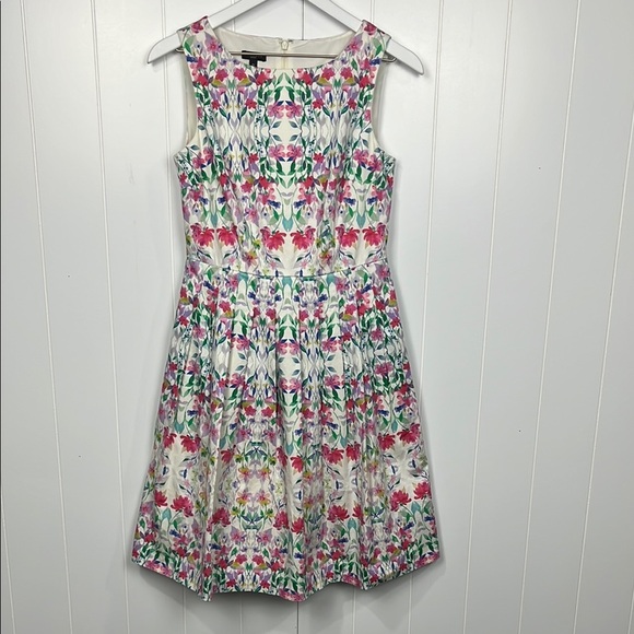 Talbots Womens Dress 4P Red White Sleeveless Floral Print Zip Back Fit/Flare EUC - Picture 1 of 14